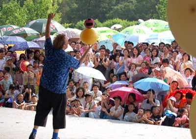 Greg Frisbee performs in China